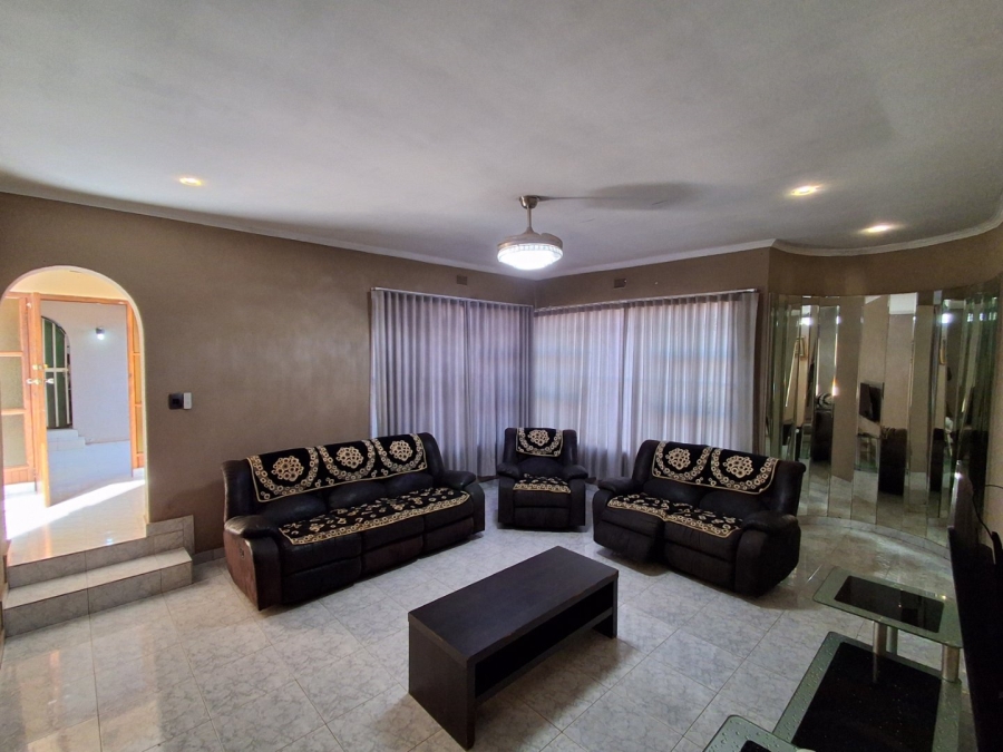 5 Bedroom Property for Sale in Manzil Park North West